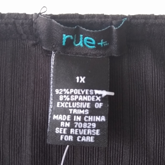 NWT Rue21 + Black Crop Spaghetti Top, size 1X - Picture 4 of 6